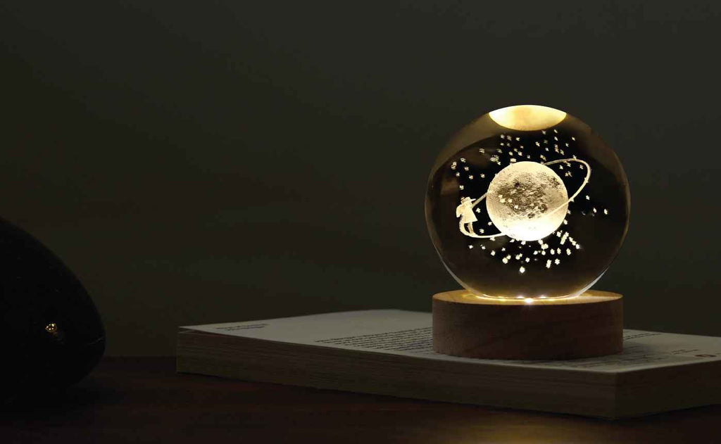 Saturn-Themed Globe LED Light with Wooden Base